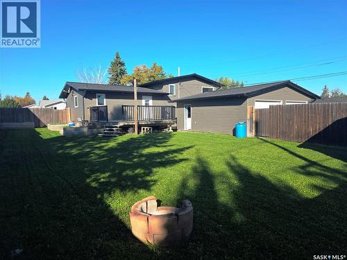 302 8Th Street E, Wynyard, SK - Outdoor With Deck Patio Veranda With Backyard