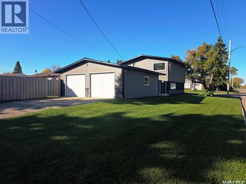 302 8Th Street E, Wynyard, SK - Outdoor