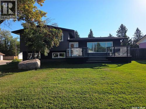 302 8Th Street E, Wynyard, SK - Outdoor With Deck Patio Veranda