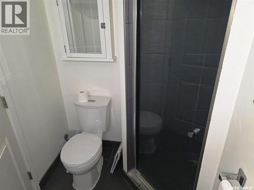 302 8Th Street E, Wynyard, SK - Indoor Photo Showing Bathroom
