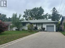 2486 EDENHURST DRIVE  Mississauga, ON L5A 2K9