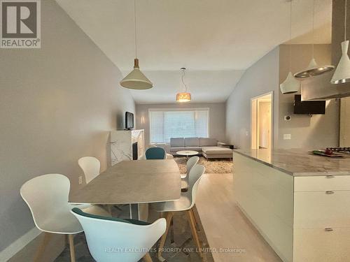 2486 Edenhurst Drive, Mississauga, ON - Indoor Photo Showing Dining Room