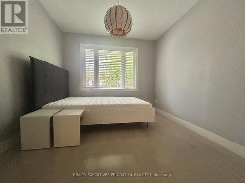 2486 Edenhurst Drive, Mississauga, ON - Indoor Photo Showing Bedroom