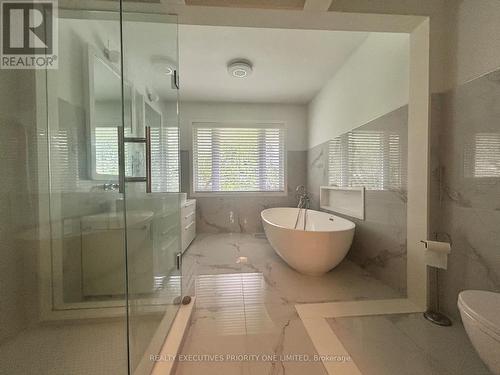 2486 Edenhurst Drive, Mississauga, ON - Indoor Photo Showing Bathroom
