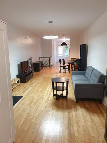 Living room - 1-2840 Av. Laurier E., Montréal (Rosemont/La Petite-Patrie), QC - Indoor Photo Showing Living Room