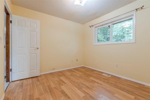 6011 Mary St, Duncan, BC 