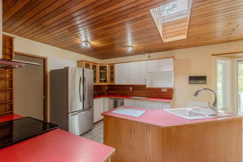 6011 Mary St, Duncan, BC 