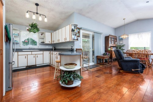 2186 Waveland Rd, Courtenay, BC 