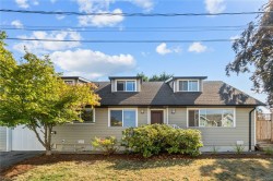 222 Morison Ave  Parksville, BC V9P 1K7