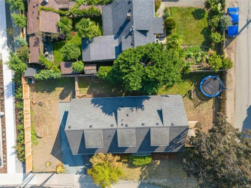 222 Morison Ave, Parksville, BC 