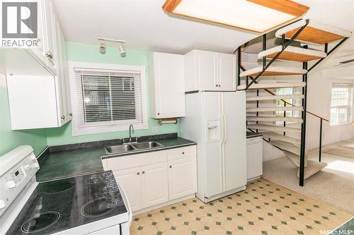 632 Saskatchewan Avenue, Kerrobert, SK - Indoor