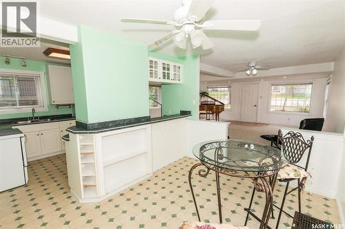 632 Saskatchewan Avenue, Kerrobert, SK - Indoor