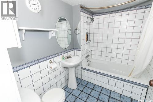 632 Saskatchewan Avenue, Kerrobert, SK - Indoor Photo Showing Bathroom