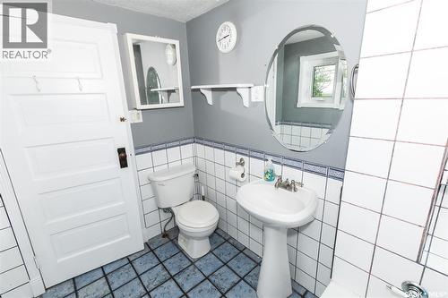 632 Saskatchewan Avenue, Kerrobert, SK - Indoor Photo Showing Bathroom