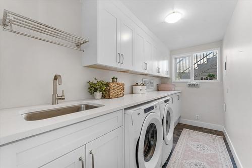 1312 Menu Road, West Kelowna, BC - Indoor Photo Showing Laundry Room