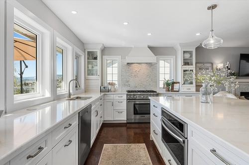 1312 Menu Road, West Kelowna, BC - Indoor Photo Showing Kitchen With Upgraded Kitchen
