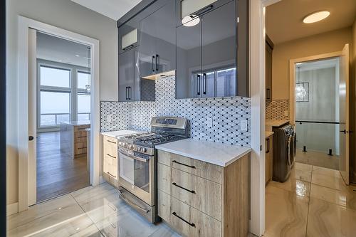 2264 Lavetta Drive, Kelowna, BC - Indoor Photo Showing Kitchen