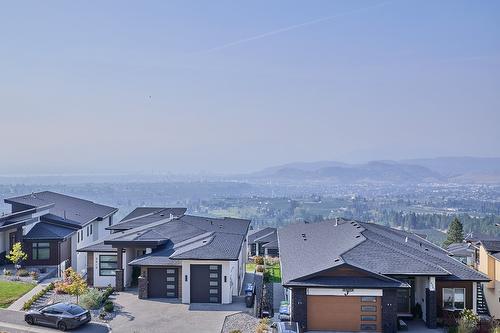 2264 Lavetta Drive, Kelowna, BC - Outdoor With Facade