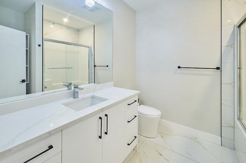 2264 Lavetta Drive, Kelowna, BC - Indoor Photo Showing Bathroom