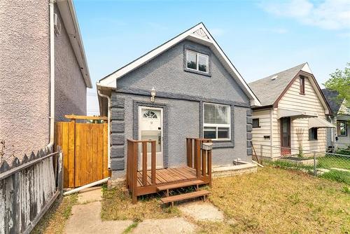 1159 Selkirk AVE  Winnipeg, MB R2X 0C6