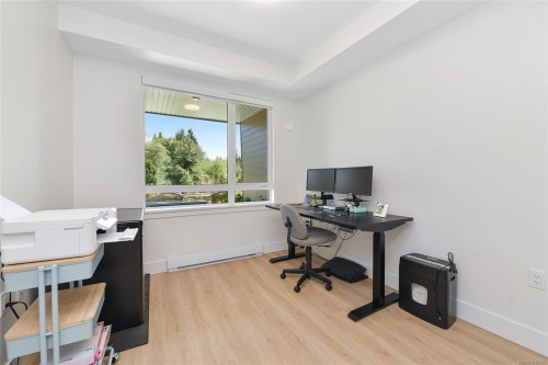 127-920 Reunion Ave, Langford, BC - Indoor Photo Showing Office