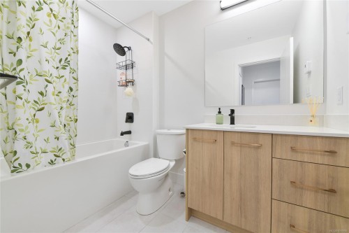 127-920 Reunion Ave, Langford, BC - Indoor Photo Showing Bathroom