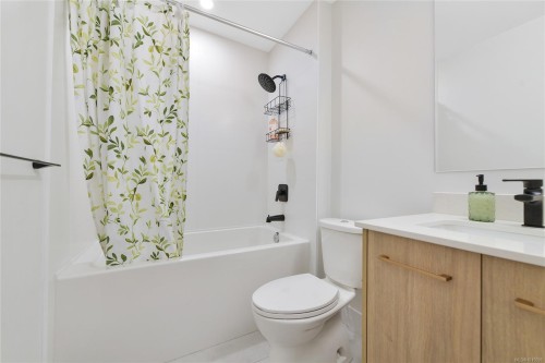 127-920 Reunion Ave, Langford, BC - Indoor Photo Showing Bathroom