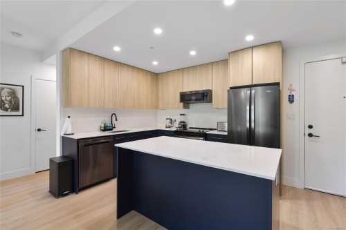127-920 Reunion Ave, Langford, BC - Indoor Photo Showing Kitchen With Upgraded Kitchen