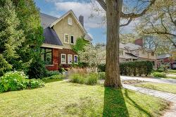 72 Av. Kenaston  Mont-Royal, QC H3R 1L8