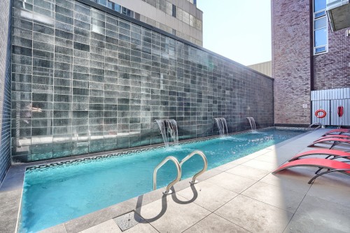Pool - 307-2117 Rue Tupper, Montréal (Ville-Marie), QC -  With In Ground Pool