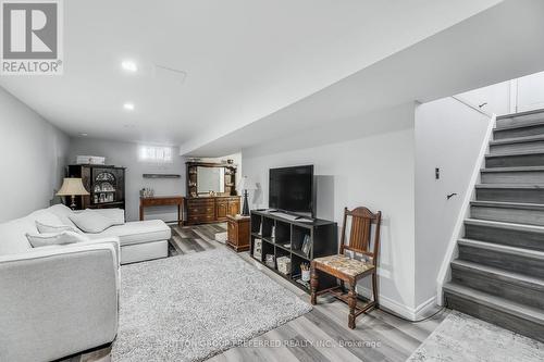 82 Lacey Crescent, London South (South X), ON - Indoor