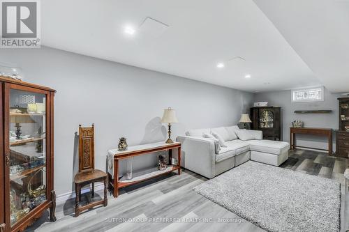 82 Lacey Crescent, London South (South X), ON - Indoor