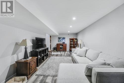 82 Lacey Crescent, London South (South X), ON - Indoor Photo Showing Other Room