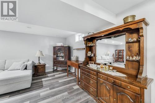 82 Lacey Crescent, London South (South X), ON - Indoor