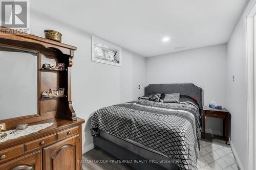 82 Lacey Crescent, London South (South X), ON - Indoor Photo Showing Bedroom
