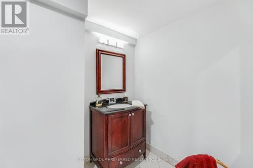 82 Lacey Crescent, London South (South X), ON - Indoor