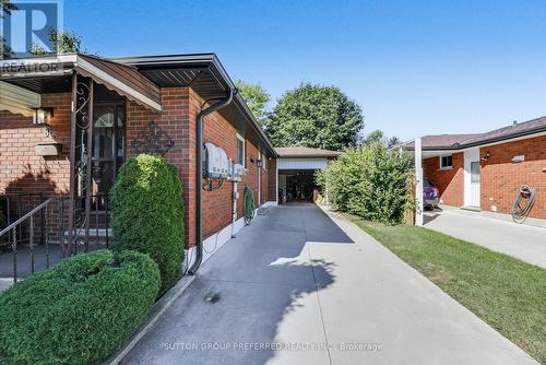 82 Lacey Crescent, London South (South X), ON - Outdoor