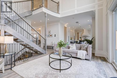 350 Weighton Drive, Oakville, ON - Indoor Photo Showing Living Room