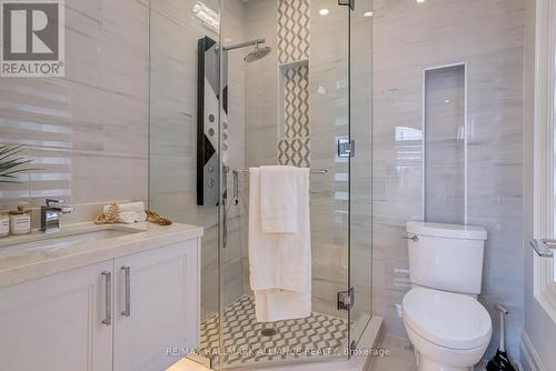 350 Weighton Drive, Oakville, ON - Indoor Photo Showing Bathroom