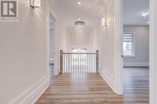 350 Weighton Drive, Oakville, ON - Indoor Photo Showing Other Room