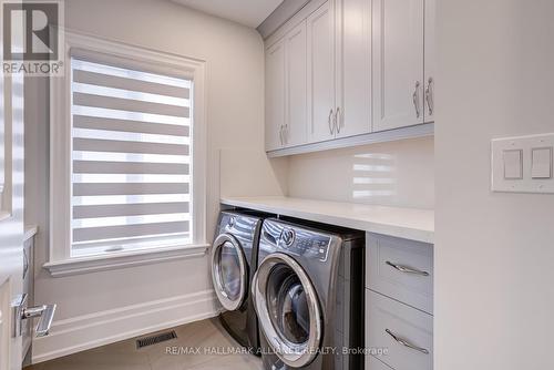 350 Weighton Drive, Oakville, ON - Indoor Photo Showing Laundry Room