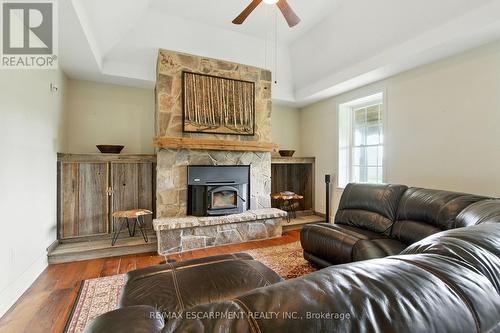 437 6Th Concession Road E, Hamilton, ON - Indoor Photo Showing Living Room With Fireplace