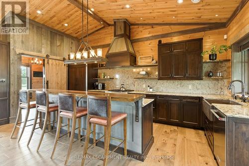 437 6Th Concession Road E, Hamilton, ON - Indoor Photo Showing Kitchen With Upgraded Kitchen