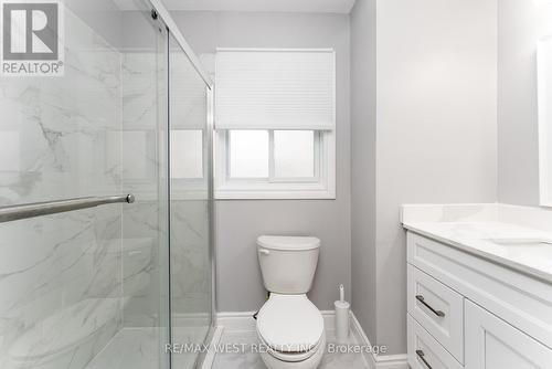 368 Fountain Street S, Cambridge, ON - Indoor Photo Showing Bathroom