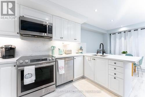 368 Fountain Street S, Cambridge, ON - Indoor Photo Showing Kitchen