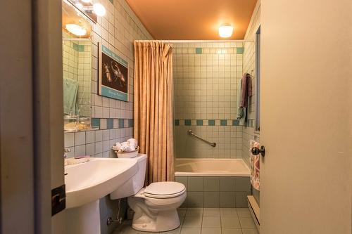 Salle de bains - 246 Ch. Lowry, Sutton, QC - Indoor Photo Showing Bathroom