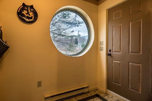 Hall - 246 Ch. Lowry, Sutton, QC - Indoor Photo Showing Other Room