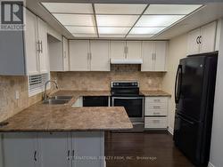 28 HETTERSLEY DRIVE N  Ajax, ON L1T 1P2