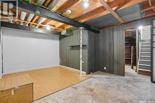 422 Royal Street, Regina, SK - Indoor Photo Showing Basement