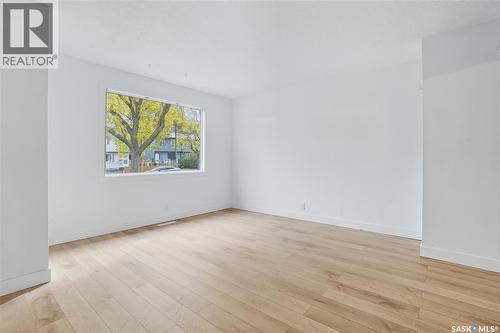 422 Royal Street, Regina, SK - Indoor Photo Showing Other Room